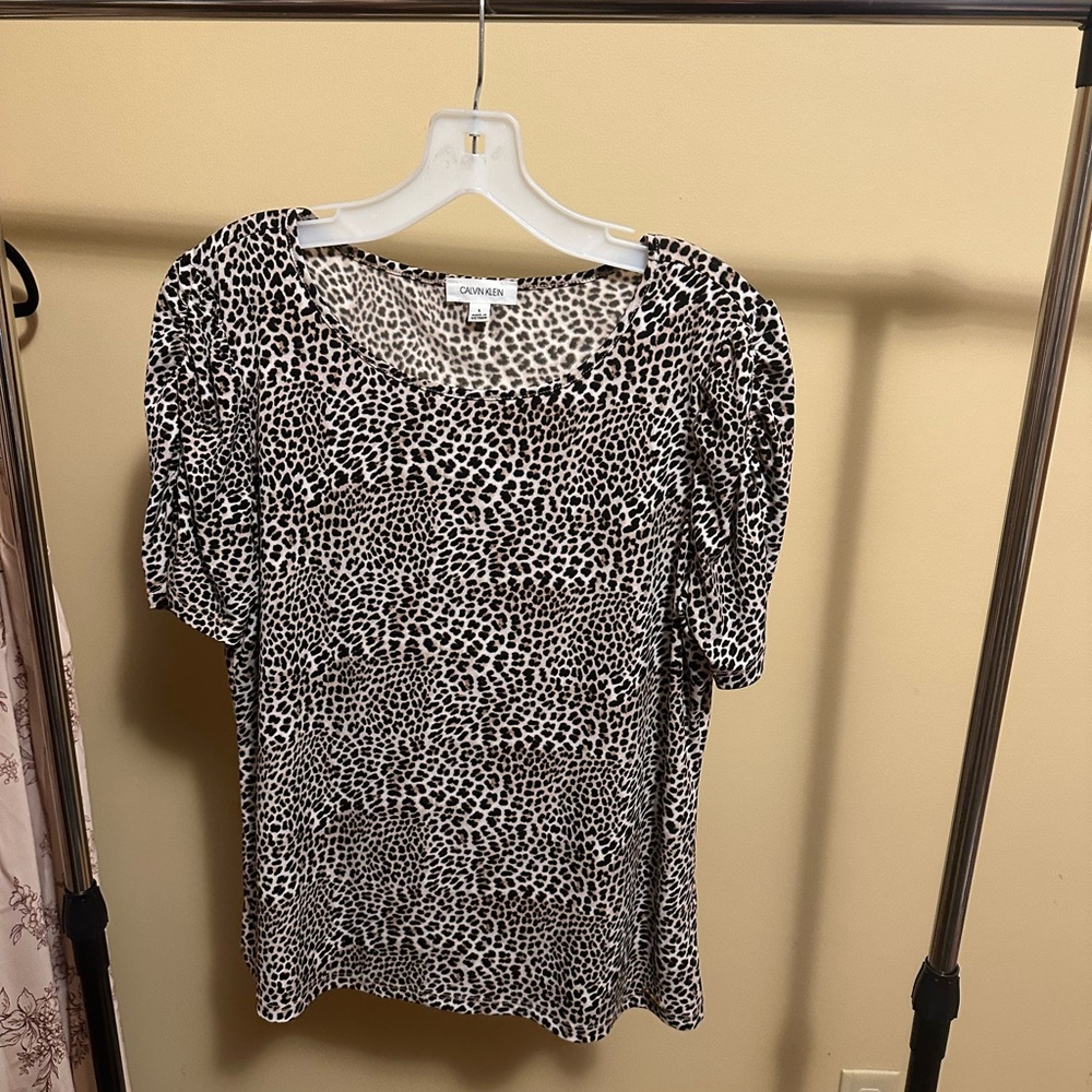 Calvin Klein women’s Leopard Print Blouse